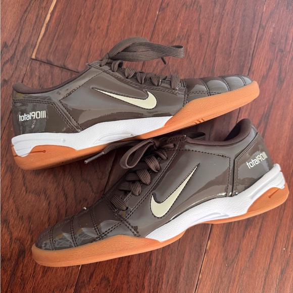 Nike Total 90 III SP Brown Patent Leather Indoor Soccer Shoes Women’s 6.5 NEW - Picture 5 of 7